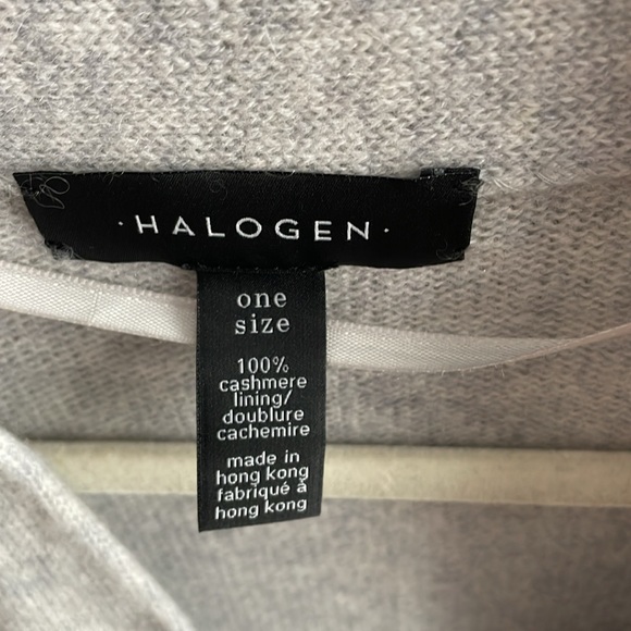 Halogen crossover vee cashmere poncho - Picture 4 of 5